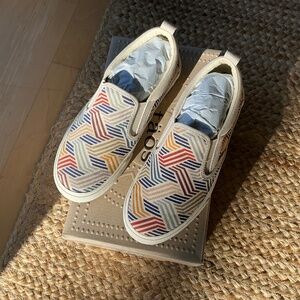 Taos Rubber Sole slip on Geo Print.  NEW!